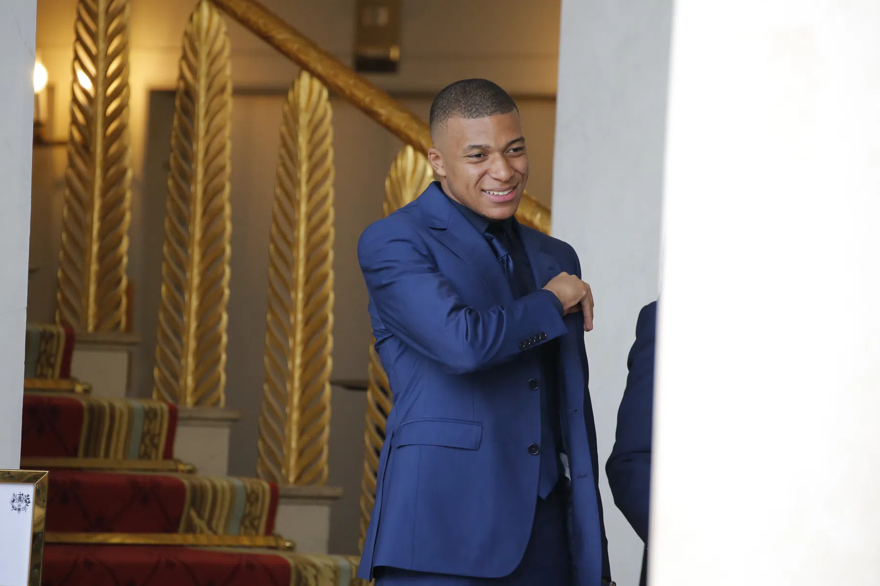 Mbappé geniet tijdens snipperweek: superster op stap in Stockholm