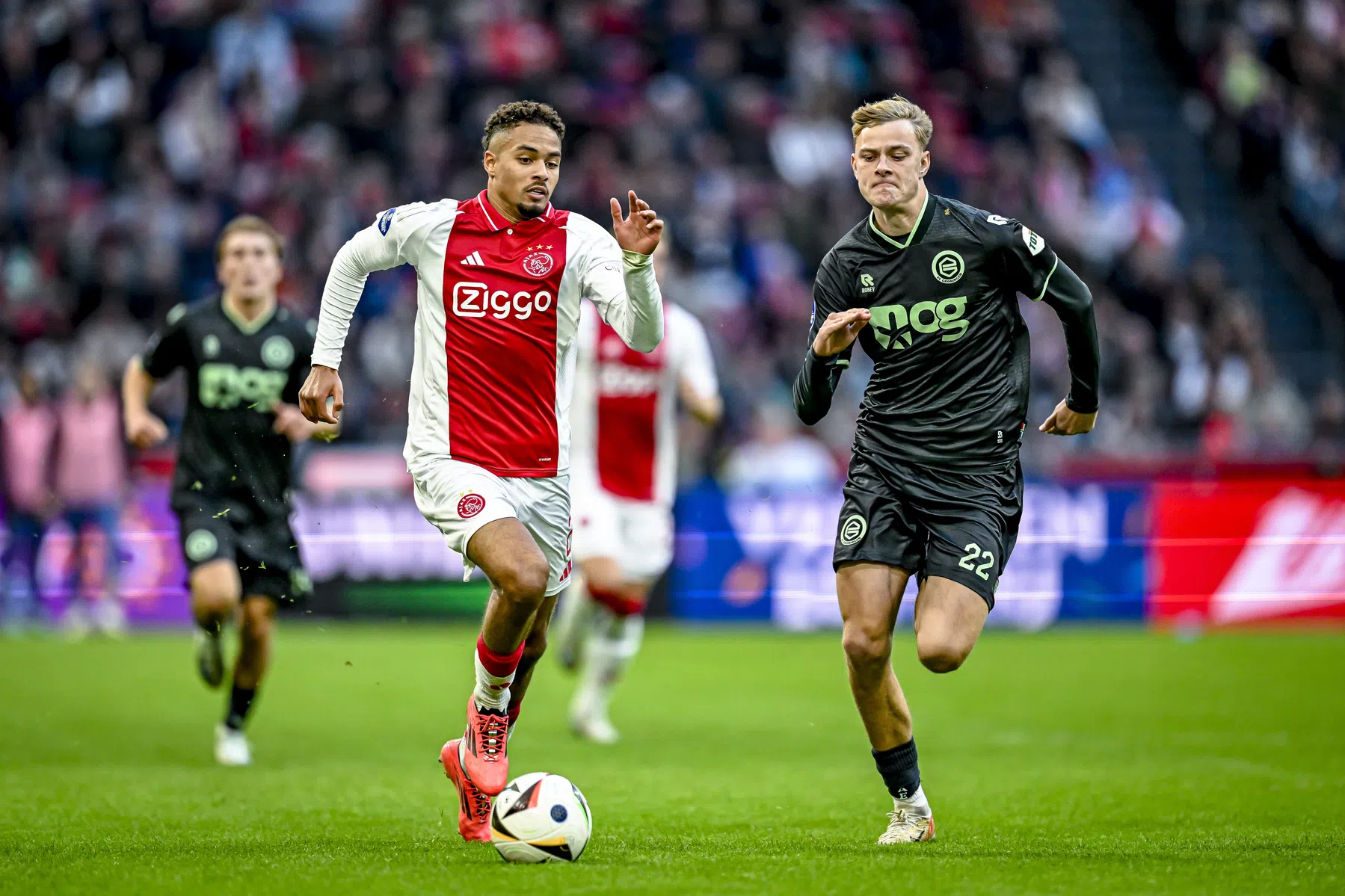 'Ik ben meer dan blij dat ik bij Ajax ben gebleven'