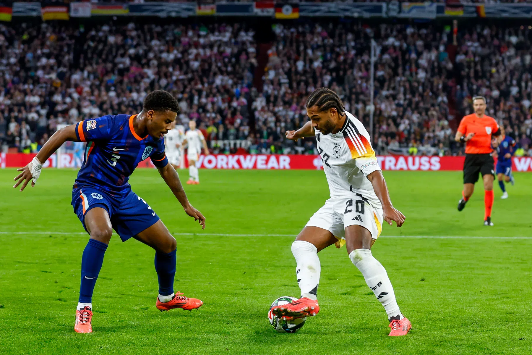Waardeloze eerste helft Oranje: voor het eerst sinds 2019 geen schot op doel