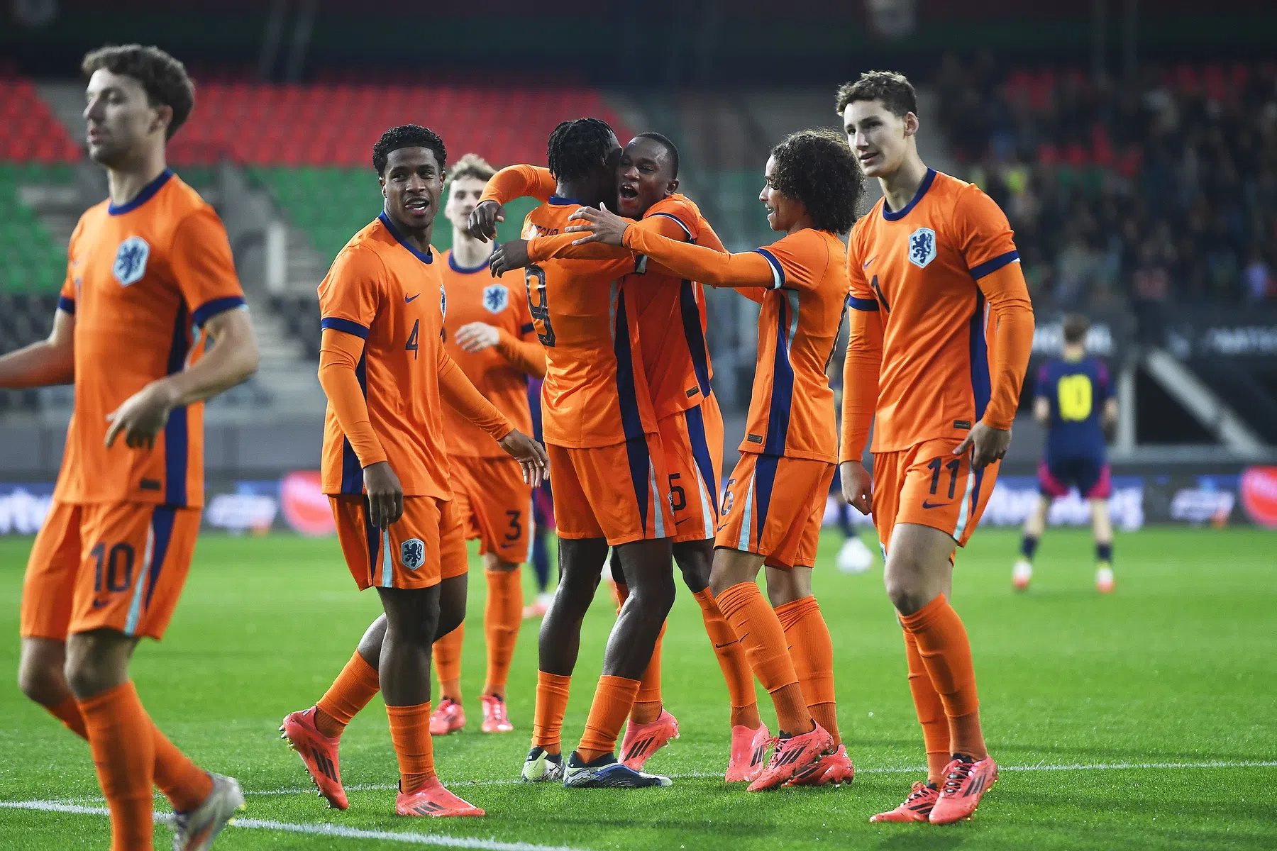 Jong Oranje zet ook Zweden opzij en schrijft geschiedenis in De Goffert