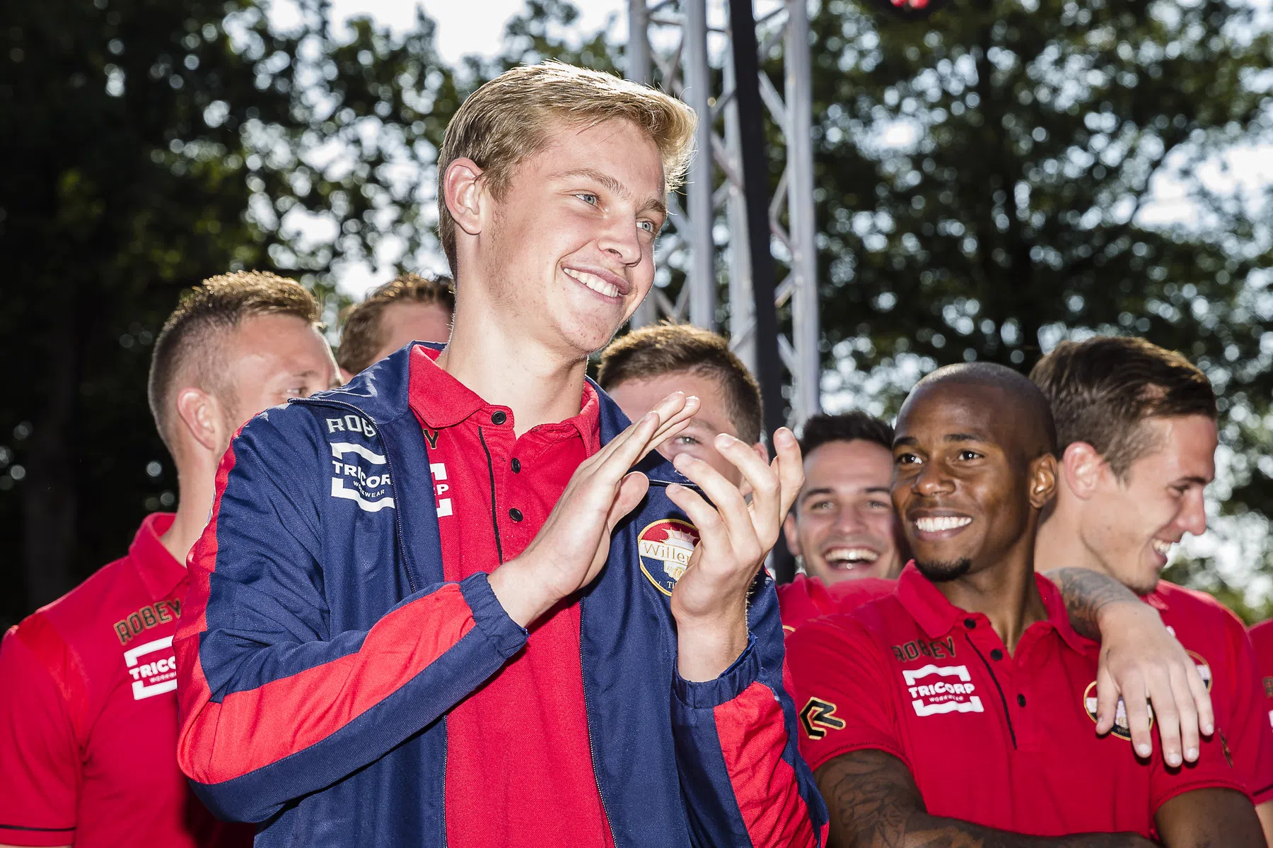 'Tegenstanders wilden Frenkie z'n benen raken, maar zelfs dat was onmogelijk'