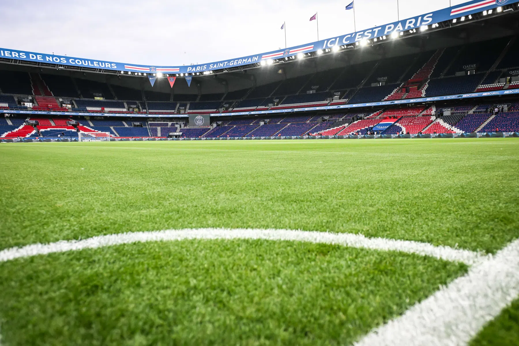 PSV-fans gaan juridisch gevecht aan voor uitduel met PSG