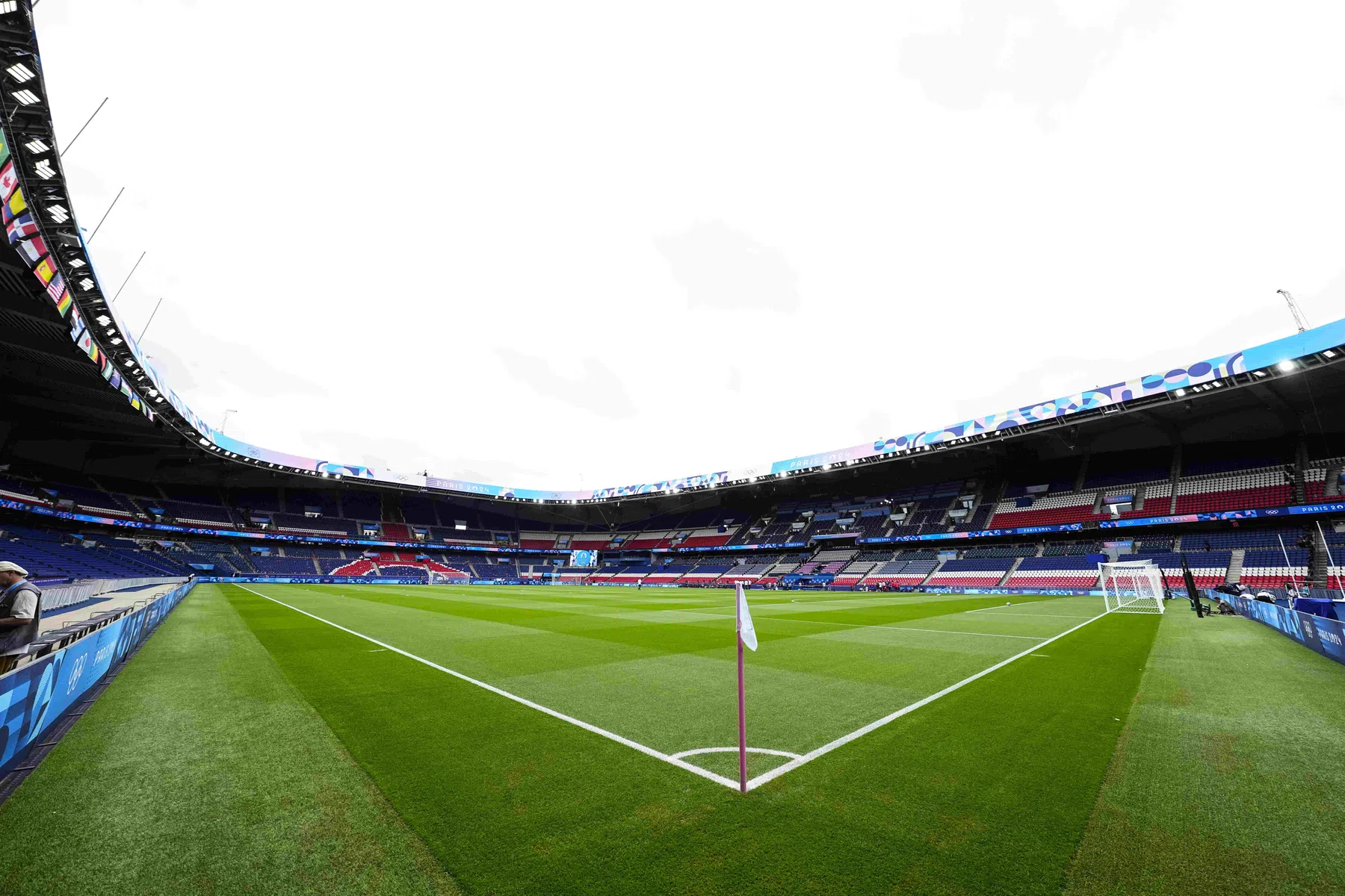 PSV wint juridisch gevecht, maar neemt geen fans mee naar Parijs