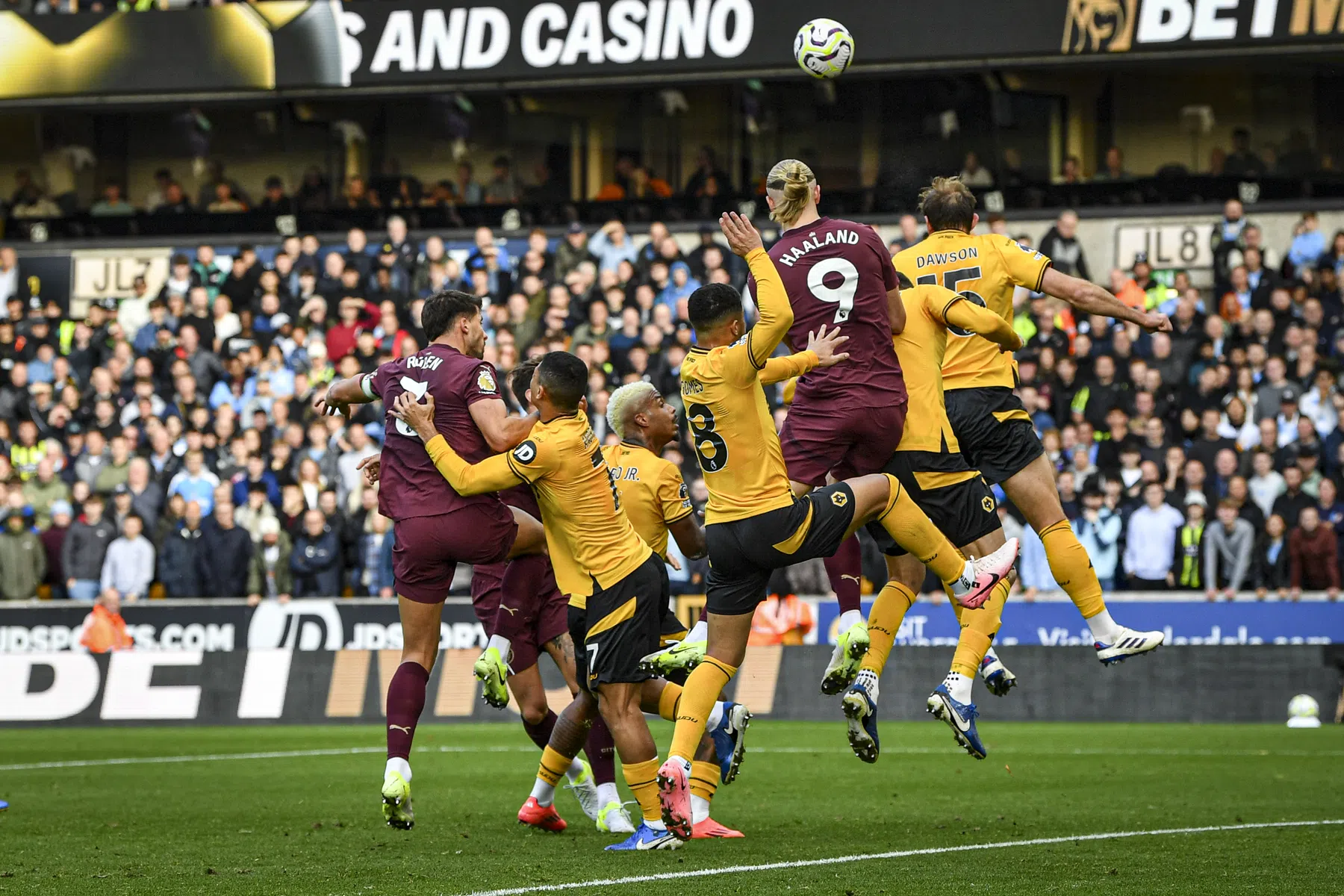 Man City in slotfase bij VAR-moment door het oog van de naald