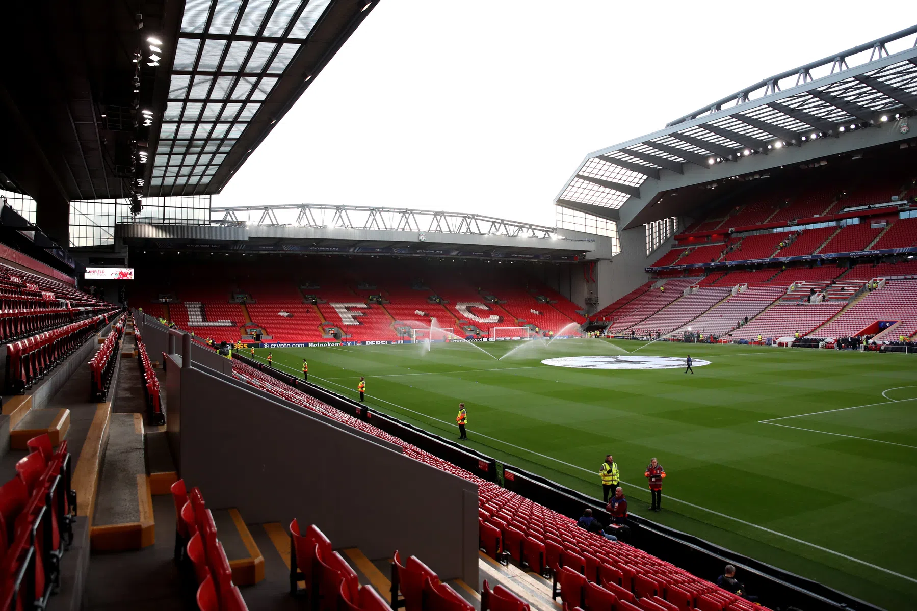 Liverpool versus Chelsea: wie van de briljante linkspoten staat op?
