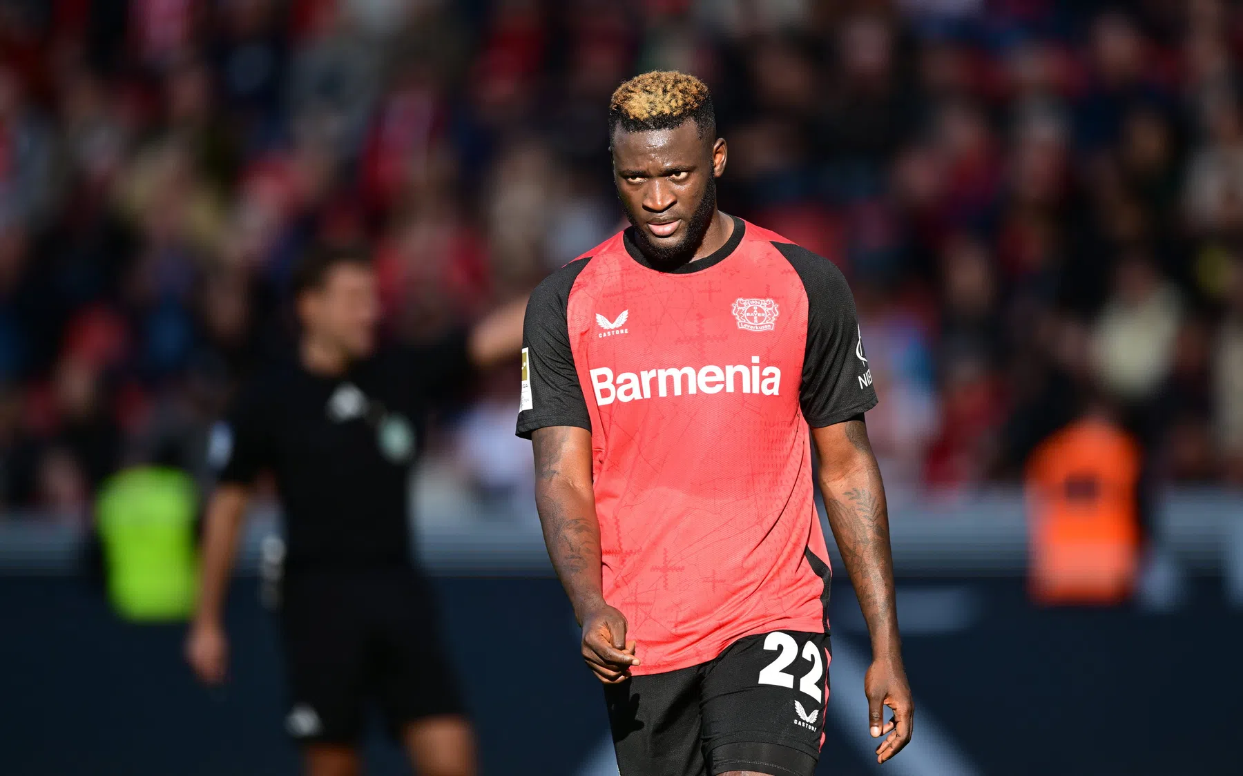 Leverkusen-spits Boniface met de schrik vrij na auto-ongeluk