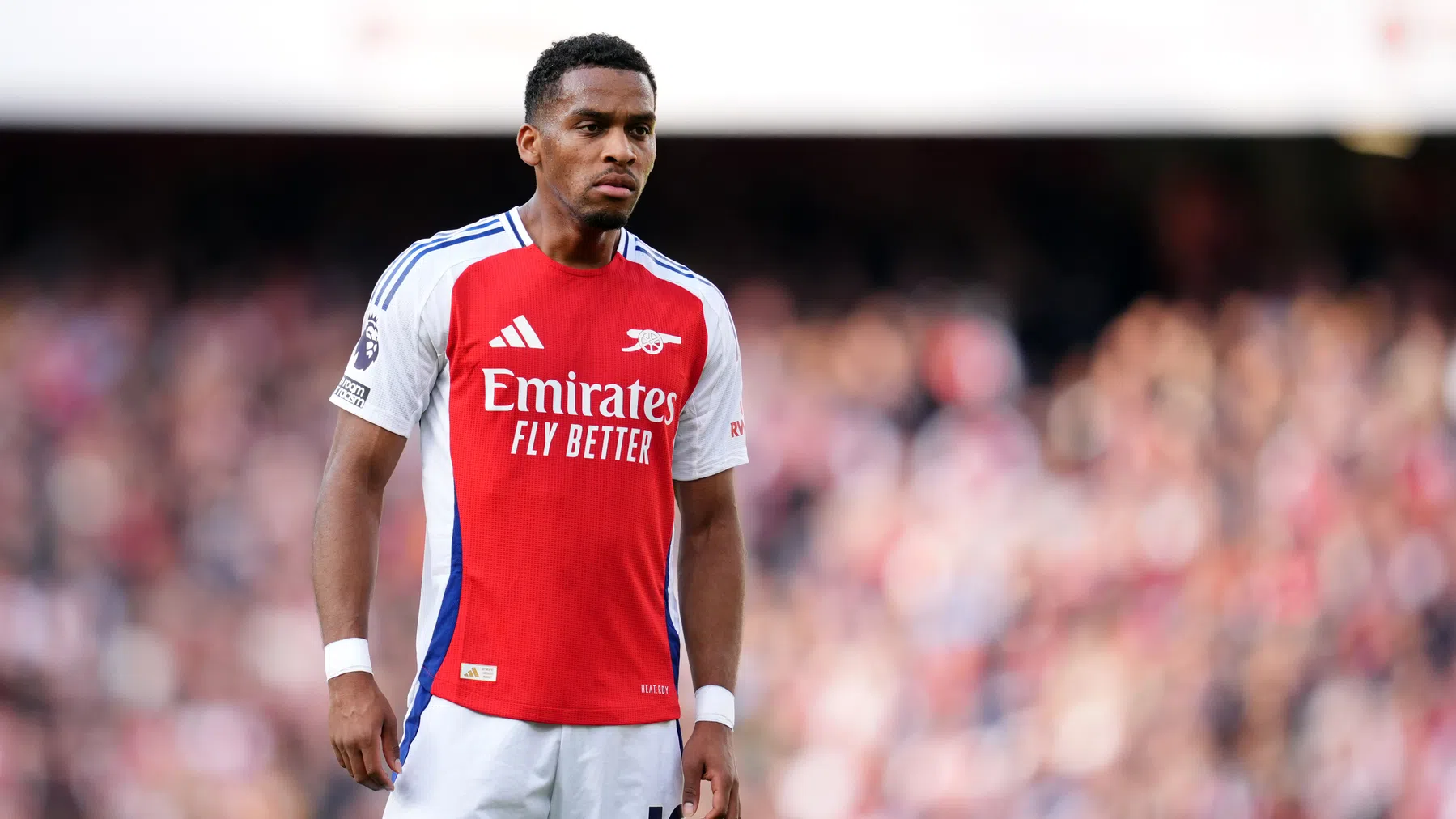 Timber nadert rentree bij Arsenal: 'Hij zit er dicht tegenaan'