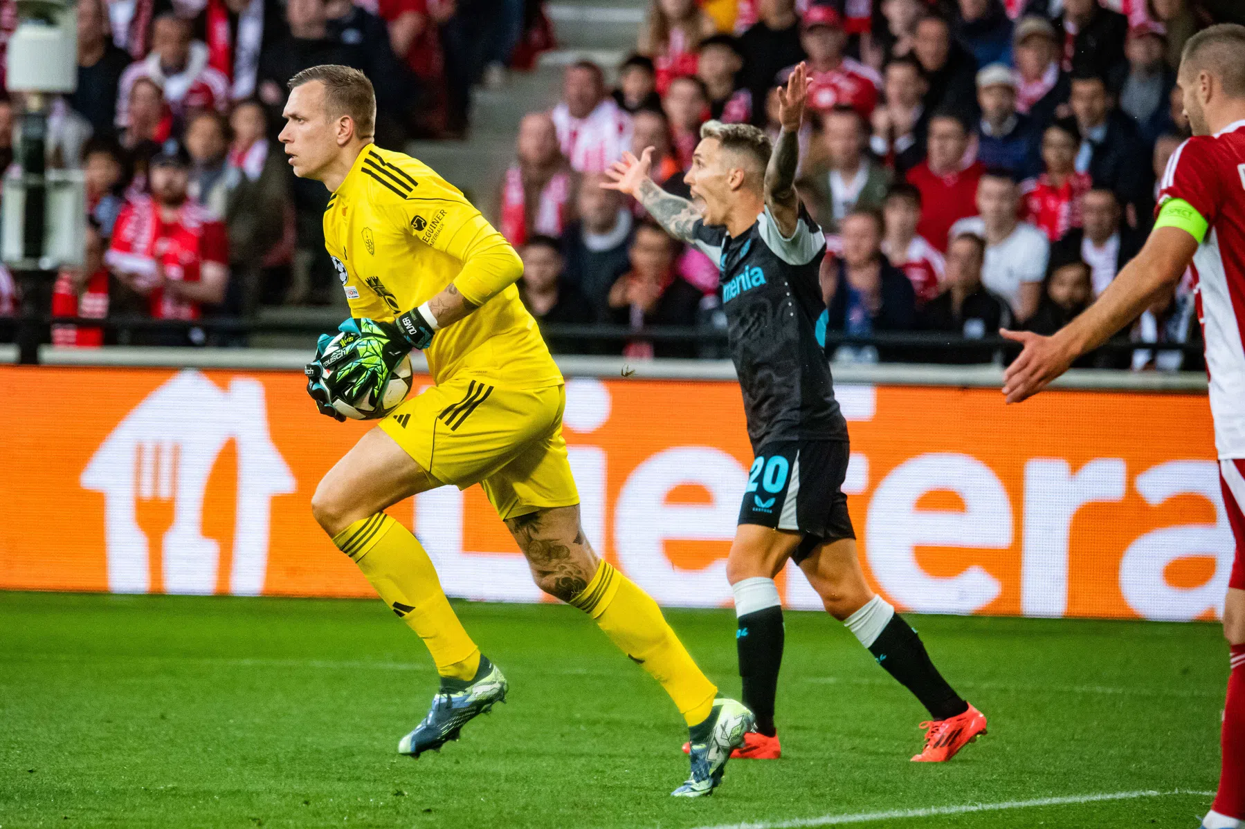 Bizot houdt Leverkusen in bedwang met Brest, frustrerende avond Atalanta