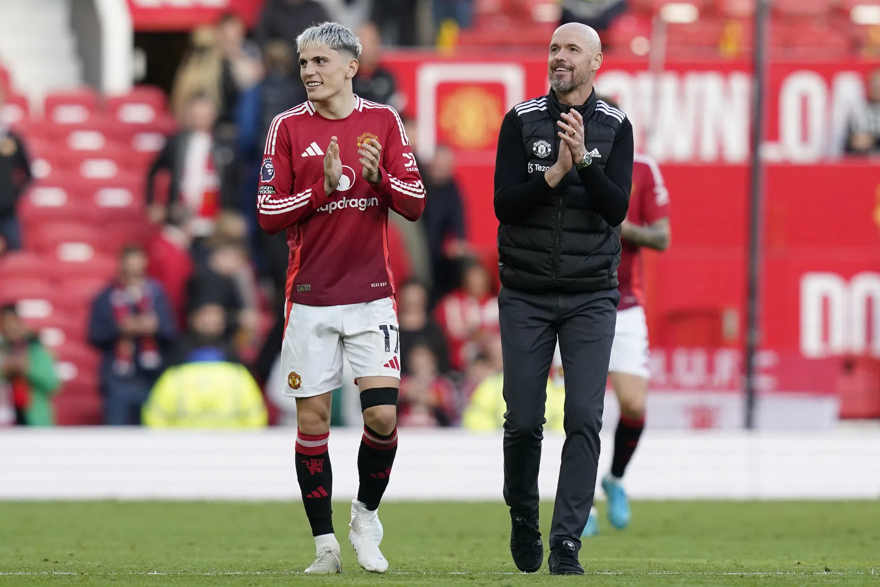 Ten Hag wil na exact een jaar weer eens winnen in Europa: 'Zijn op de goede weg'
