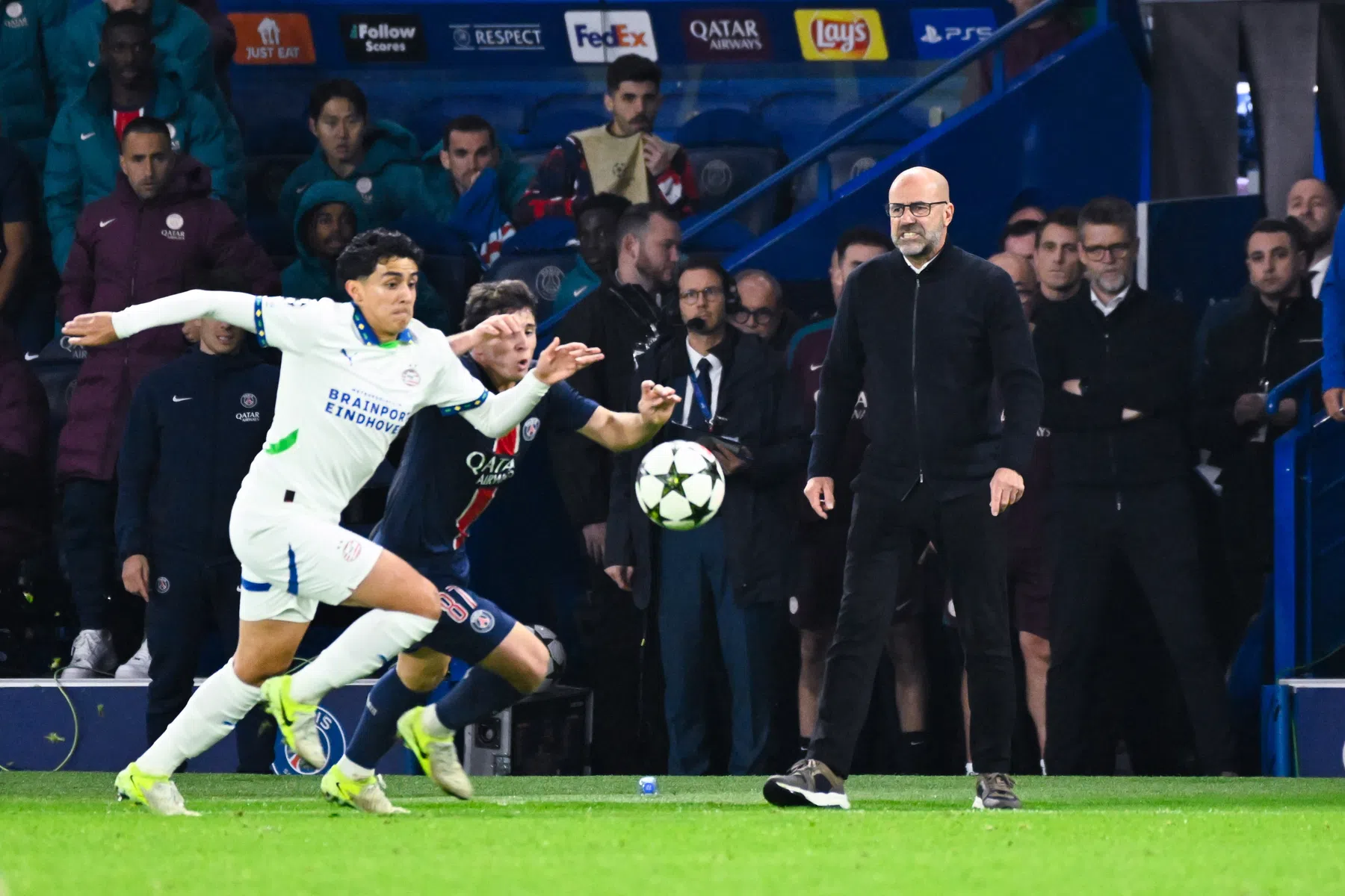 Bosz blikt terug op cruciaal VAR-moment en noemt Dams 'indrukwekkend'