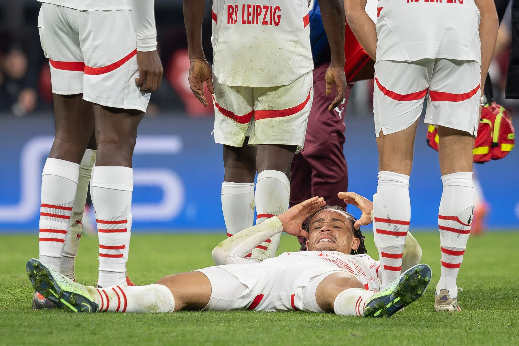 RB Leipzig bevestigt: Simons weken uit de roulatie