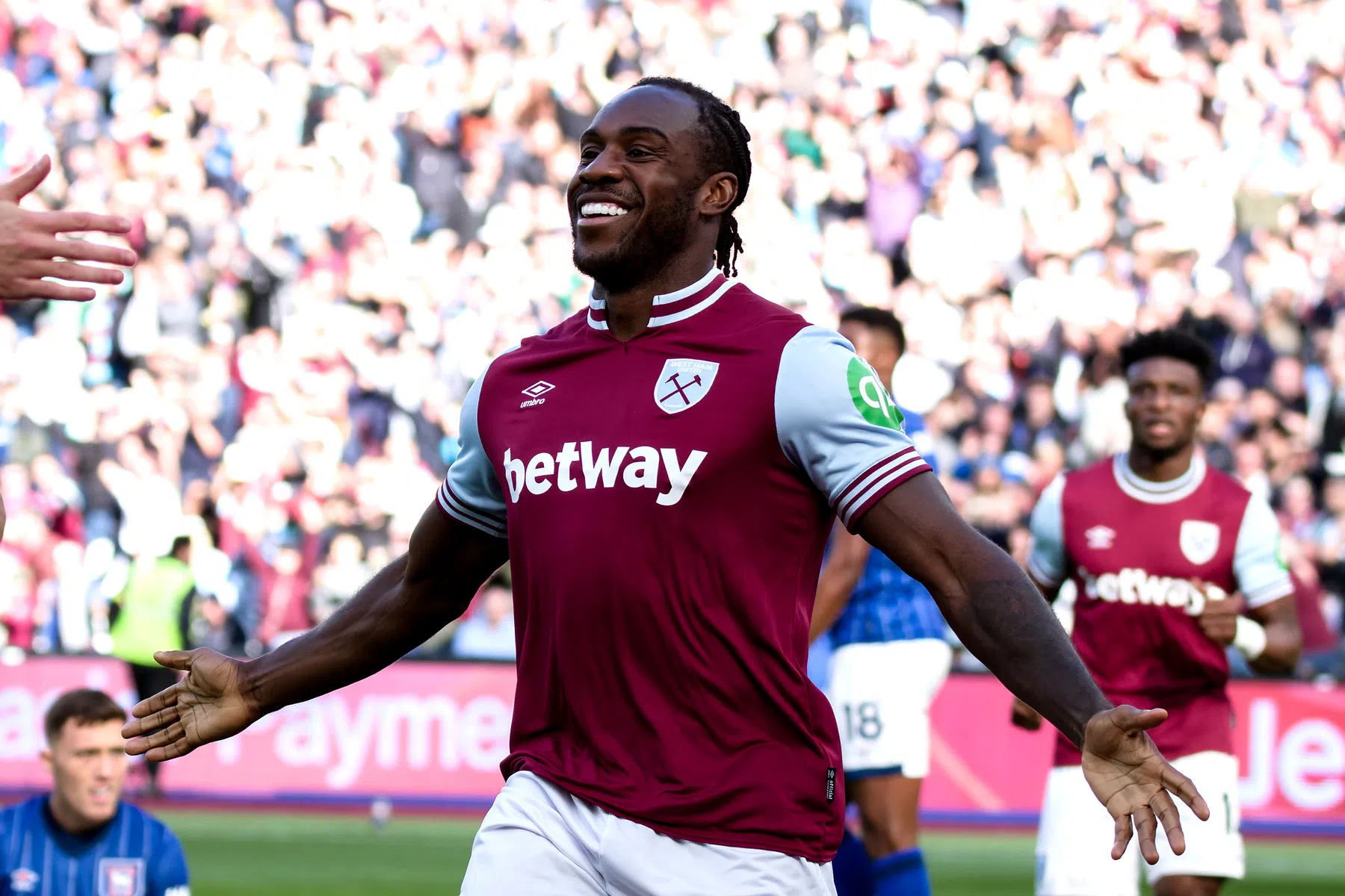 West Ham United steekt nek uit voor spierbonk Antonio