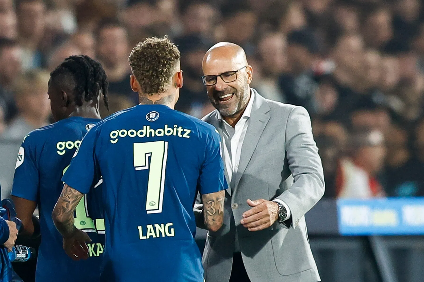 Bosz: 'Wij gingen vroeger een biertje drinken, Noa brengt een nummertje uit'