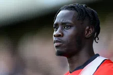 Thumbnail for article: Luton Town trekt harde lijn na racistische aanval op Adebayo