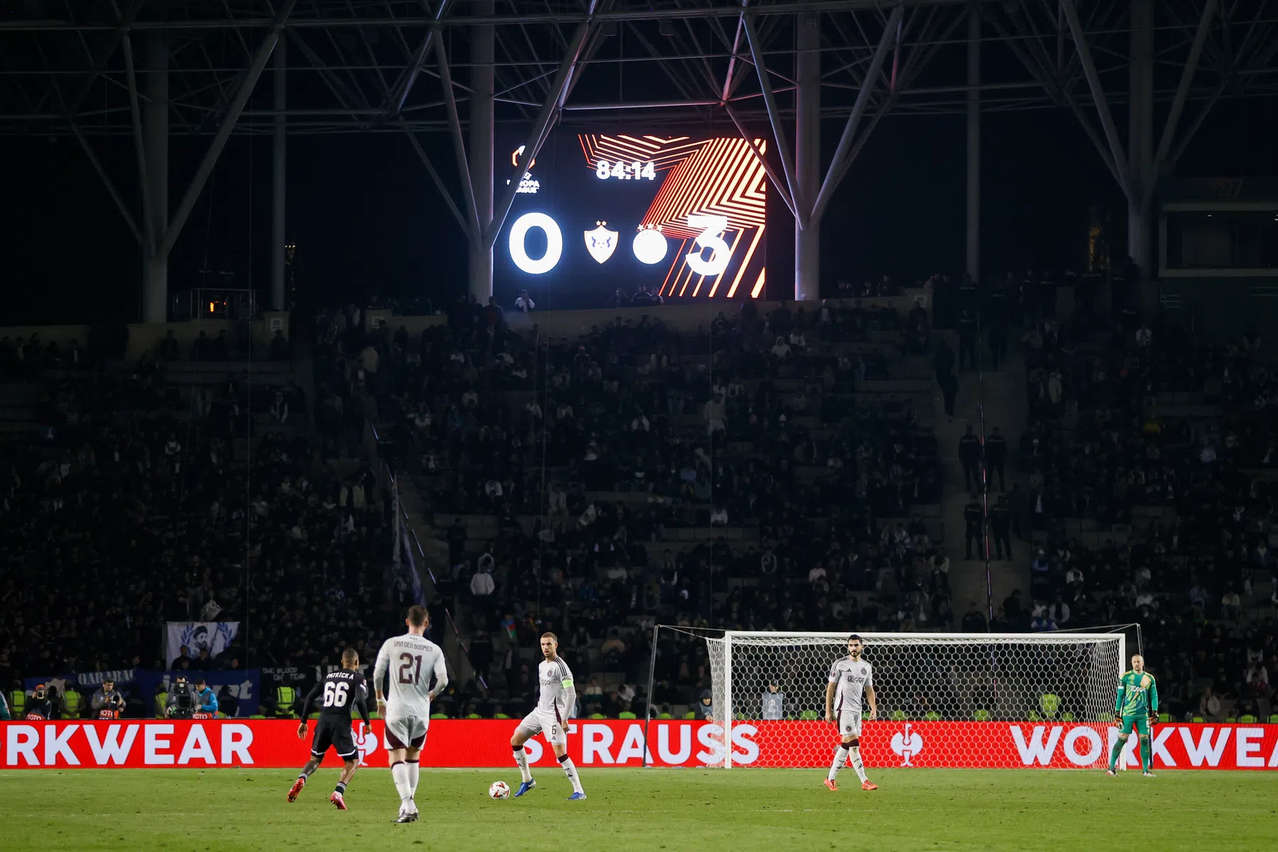 Azerbeidzjaanse pers hard voor Ajax: 'Over de hele linie verrassend slecht'