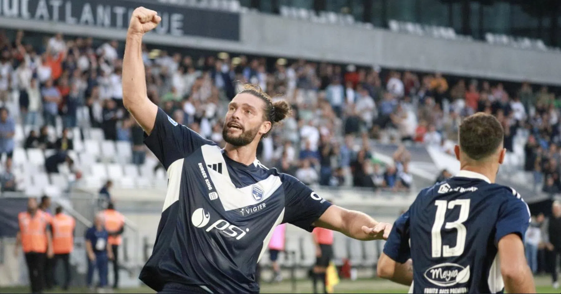 Andy Carroll, domweg gelukkig tussen de Ierse en Engelse pubs