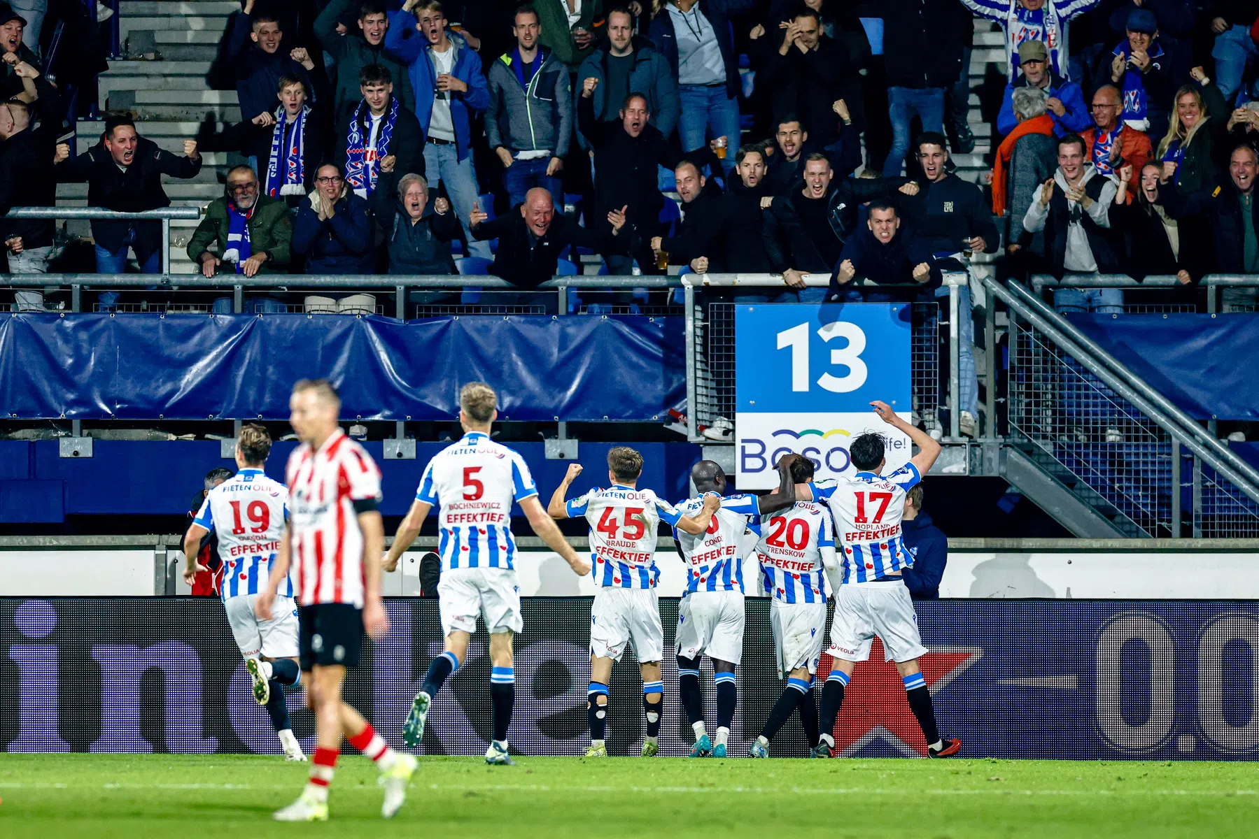 Heerenveen dankt Sparta voor bliksemstart en zorgt zelf voor afsluiter