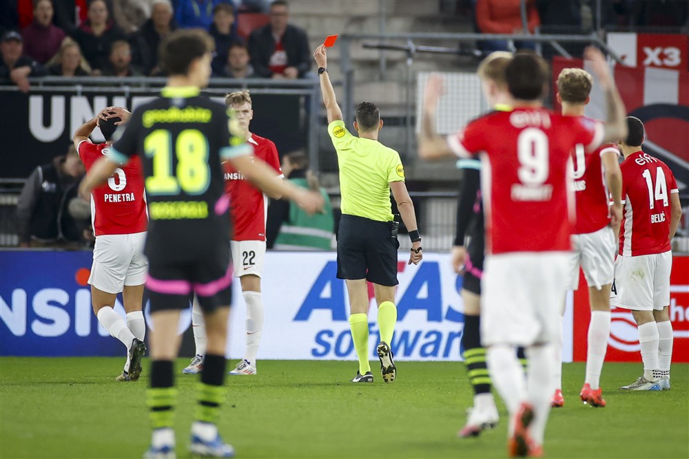 'PSV profiteert maximaal van rode kaarten'