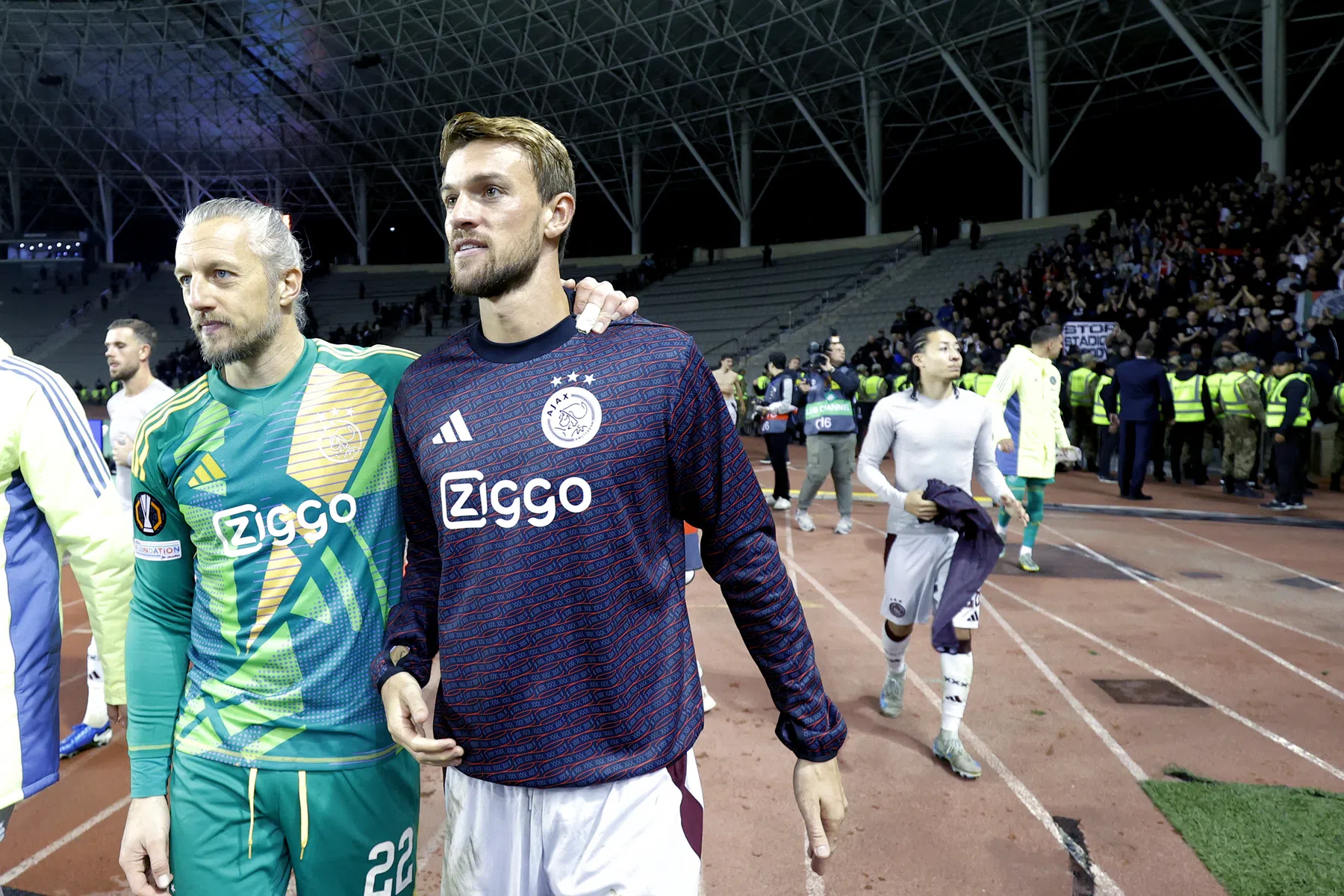 Opstelling Ajax: Rugani enige die mag blijven staan