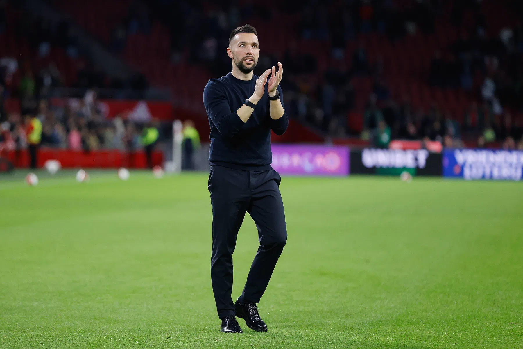 'Ik weet niet hoelang de manier waarop Ajax speelt nog geaccepteerd zal worden'