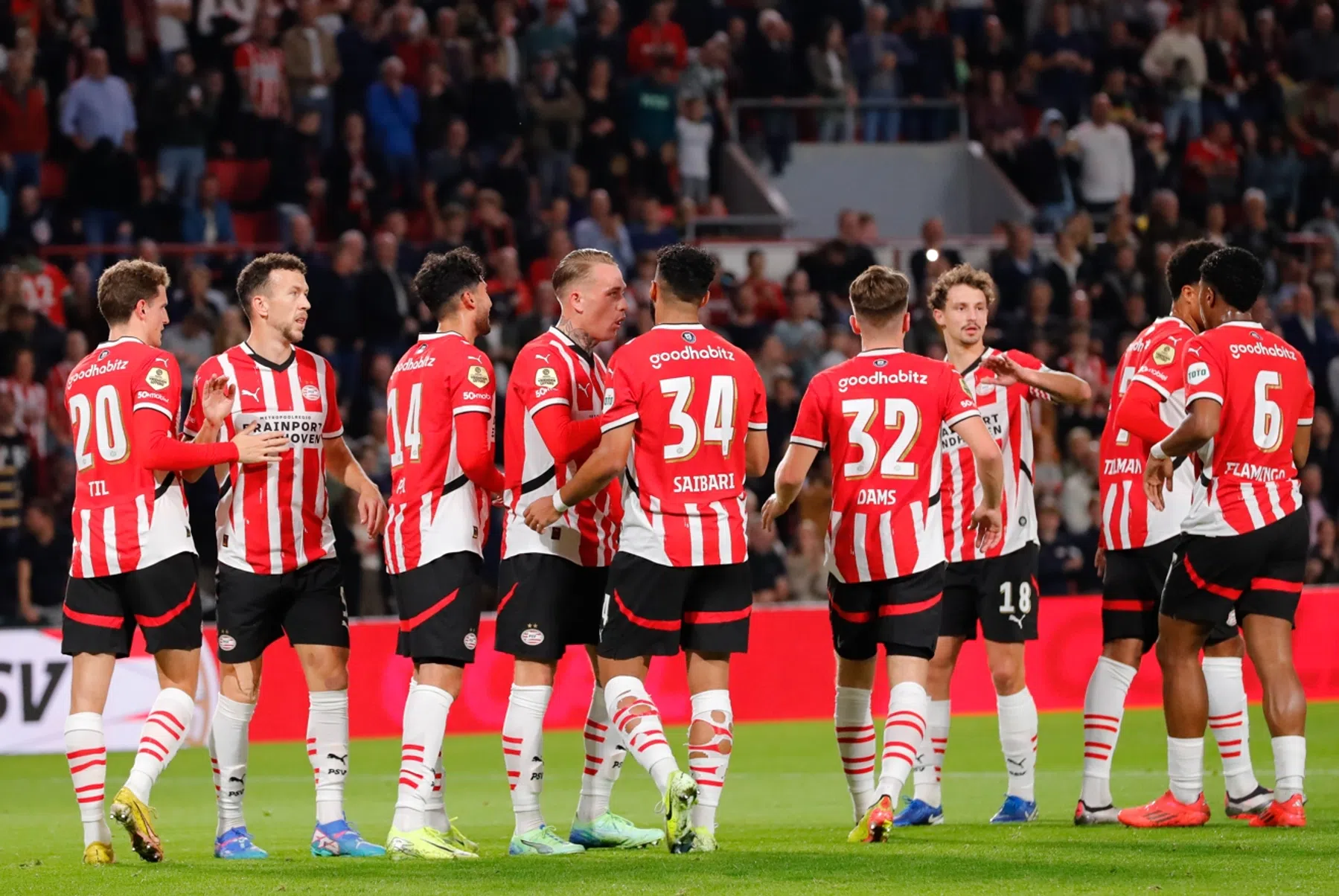 Elftal van de Week: hoog PSV-gehalte en uitblinkers van NAC en Twente