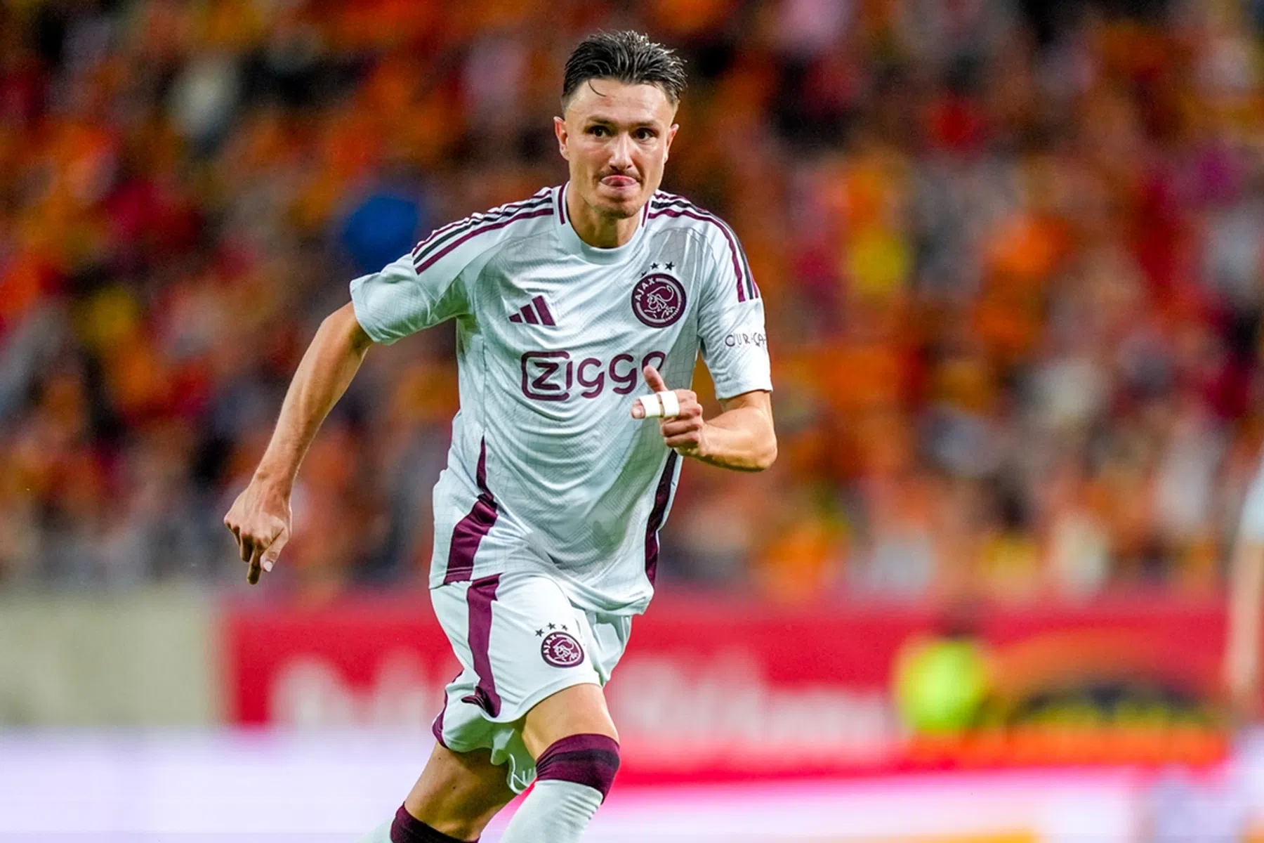 Farioli legt vele wissels uit: 'Ajax is niet te vergelijken met Nice'