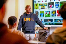 Thumbnail for article: Voor de klas met een drievoudig kampioen van Ajax