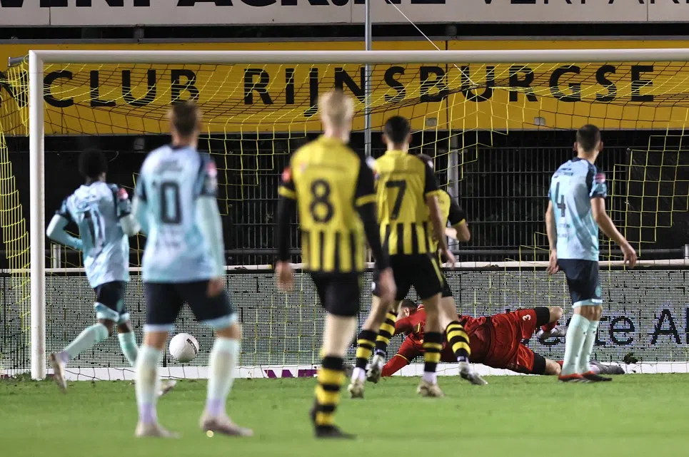 Rijnsburgse Boys schakelt Roda JC uit