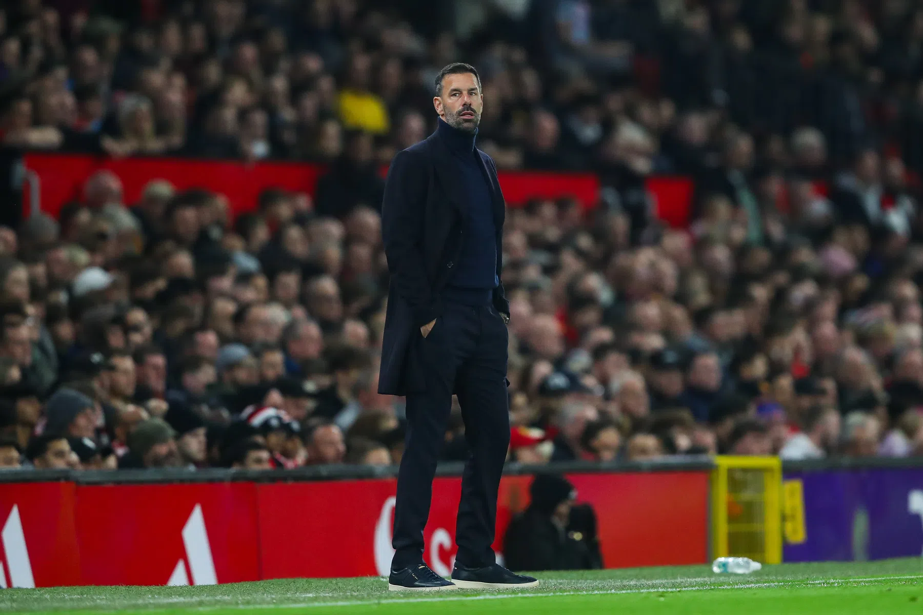 Engelse pers ziet ander United: 'Ten Hag gooide vast zijn tv uit het raam'
