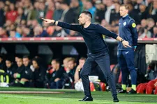 Thumbnail for article: 'Farioli maakt er tegen PSV een schaakwedstrijd van voor Ajax'