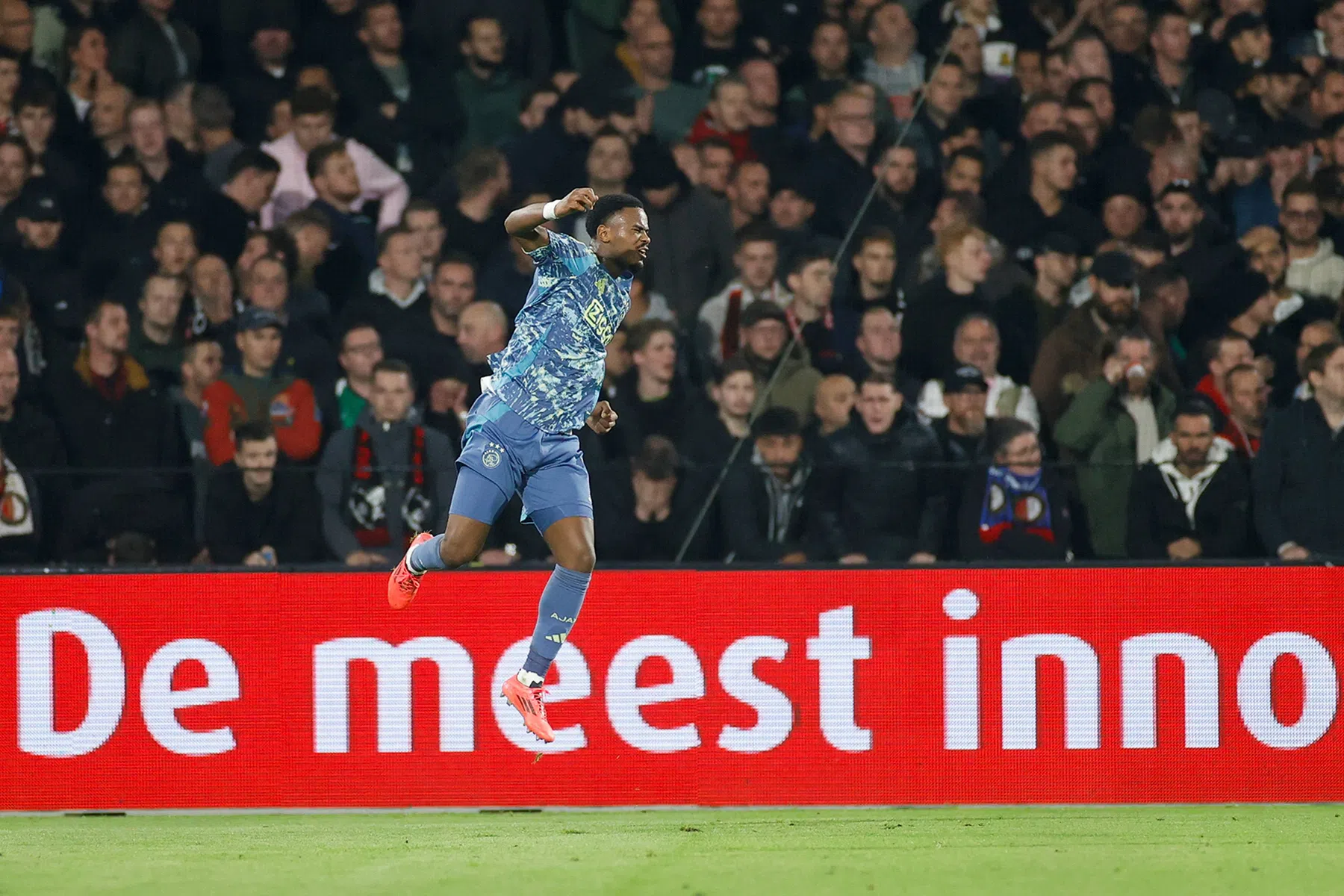 Ajax bezig aan zeldzaam sterke seizoenstart