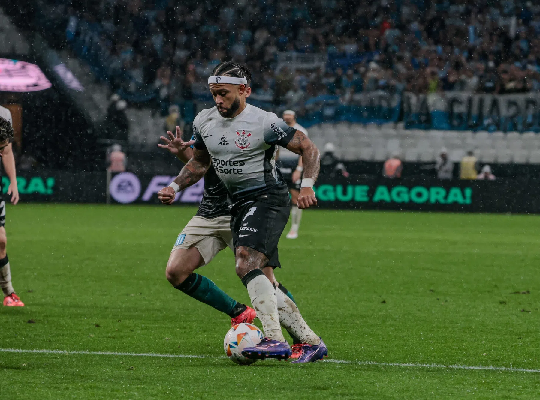 Memphis ondanks magische assist uitgeschakeld met Corinthians