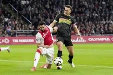 Thumbnail for article: De Jong feliciteert Ajax, maar zoekt oorzaak voor verlies toch vooral bij PSV