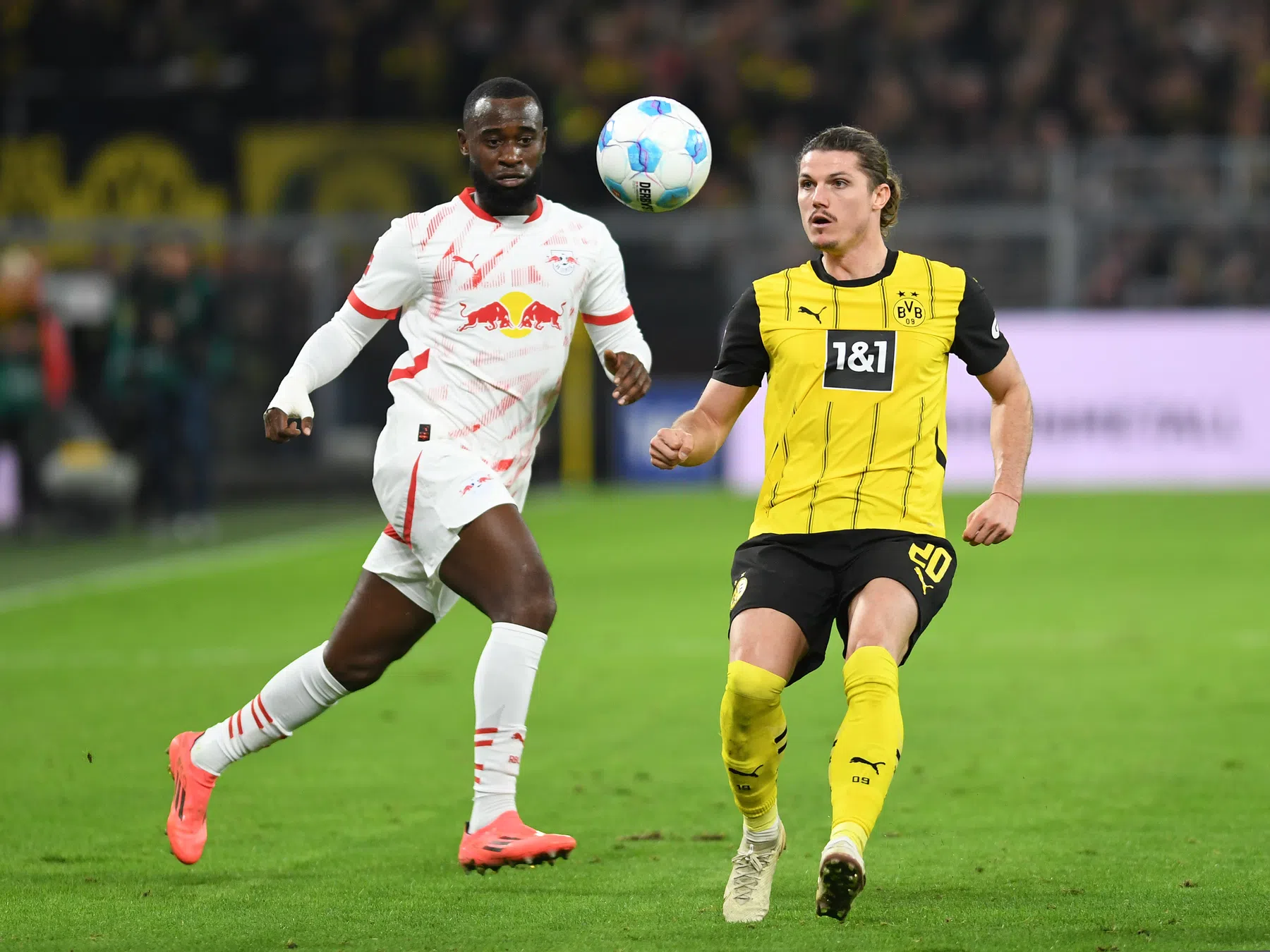 Dortmund en Sahin bezweren crisis met zege op Leipzig en Geertruida