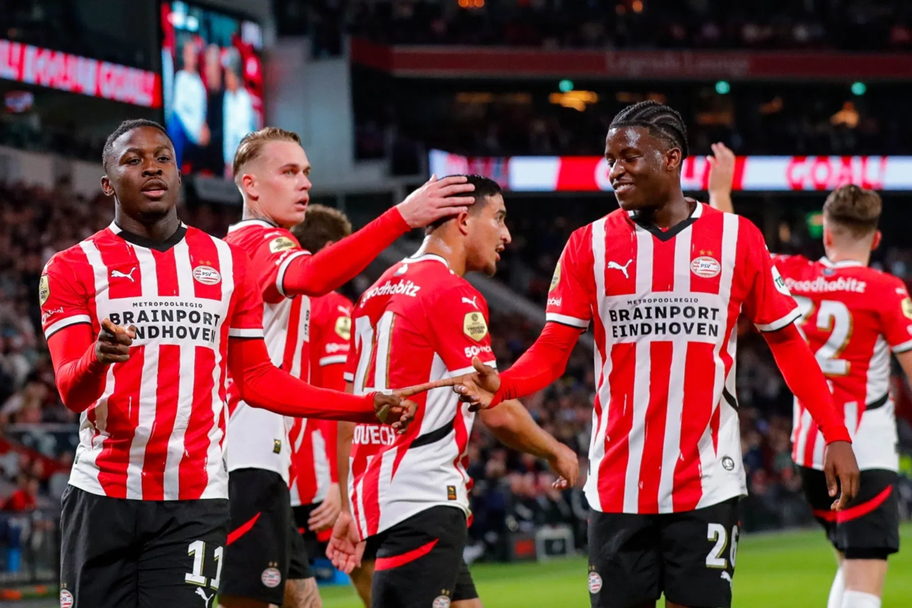 'In Amsterdam kan PSV de titelstrijd voorbeslissen'