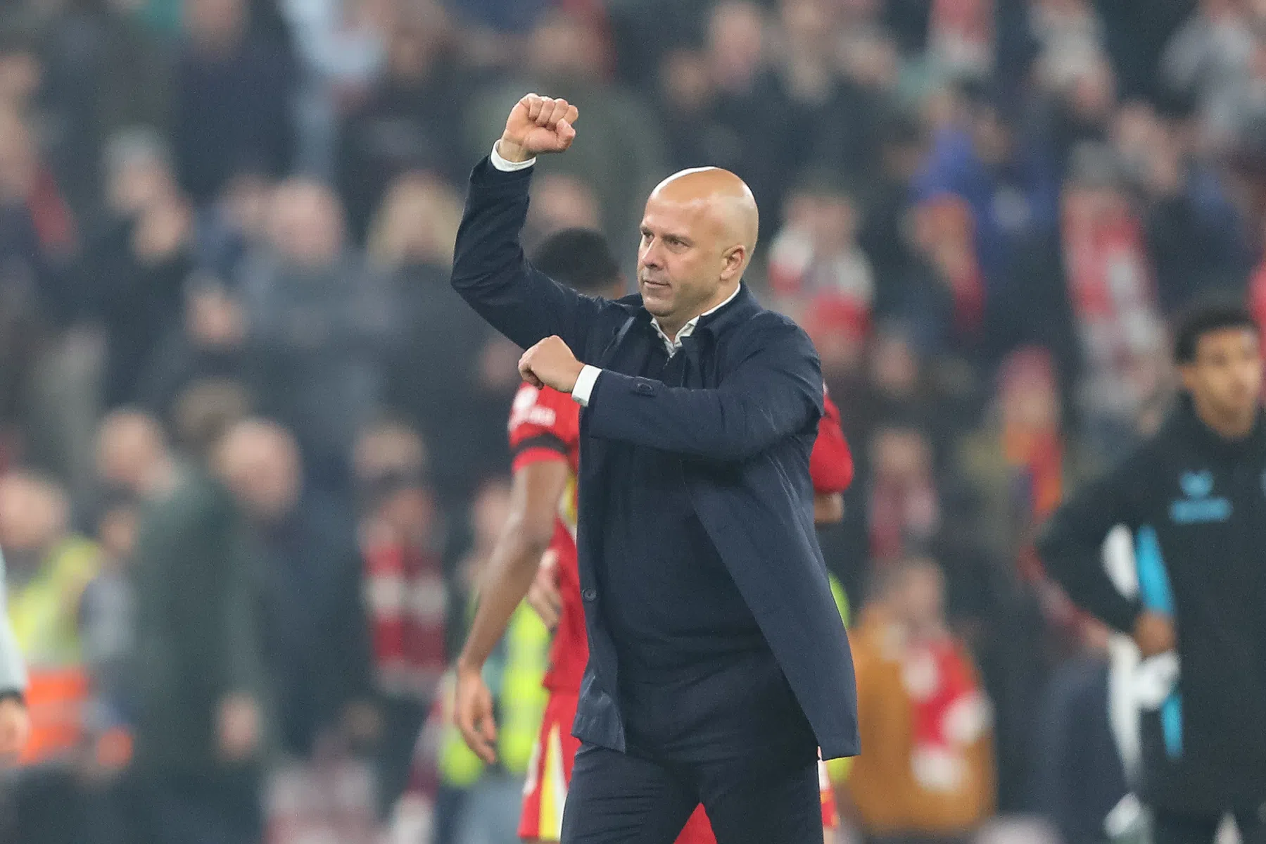 Slot krijgt credits in Engeland: 'Wat een perfecte show onder oog van Alonso'