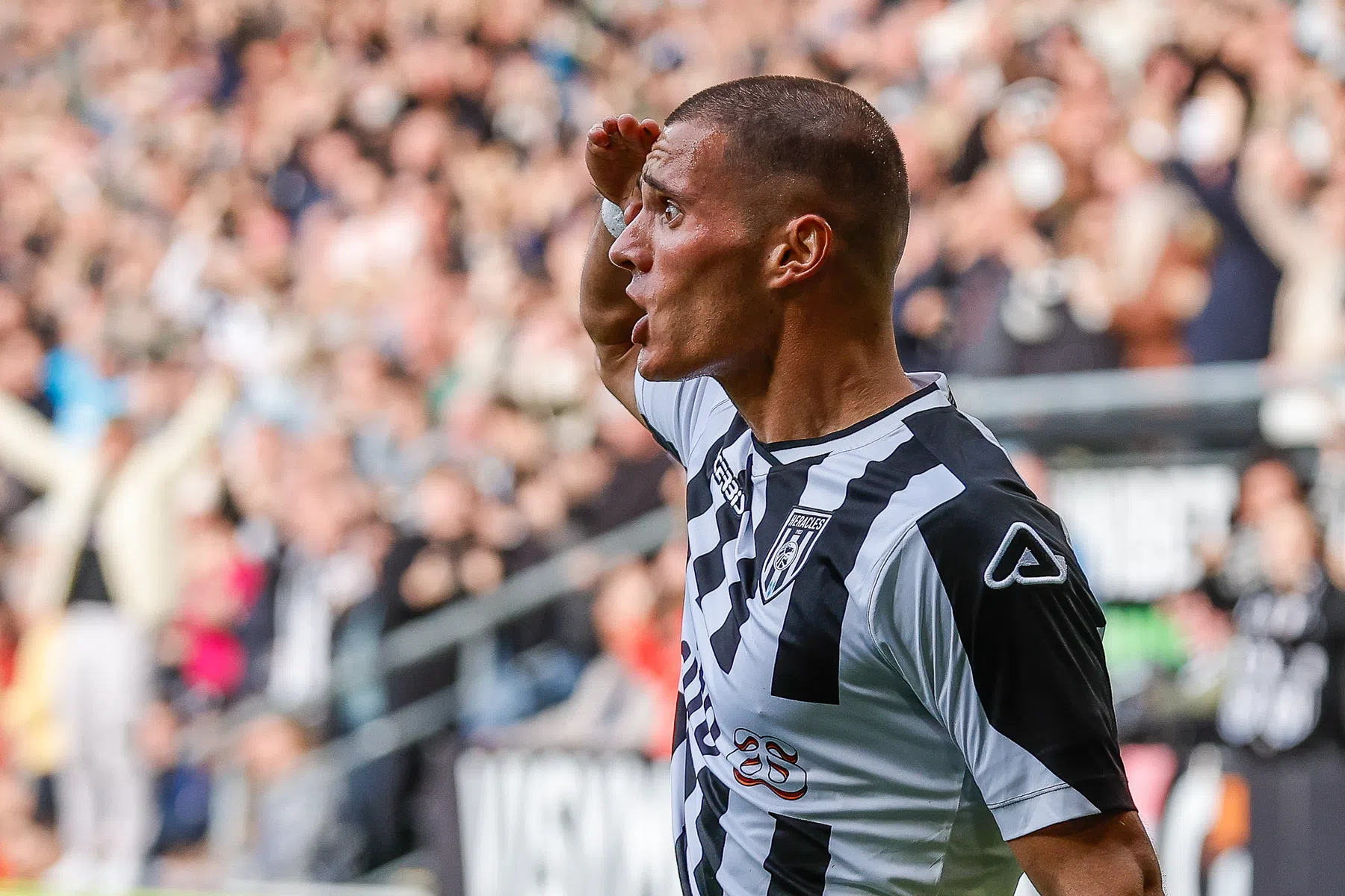 Heracles-spits debuteert voor duel met Oranje in Bosnische selectie