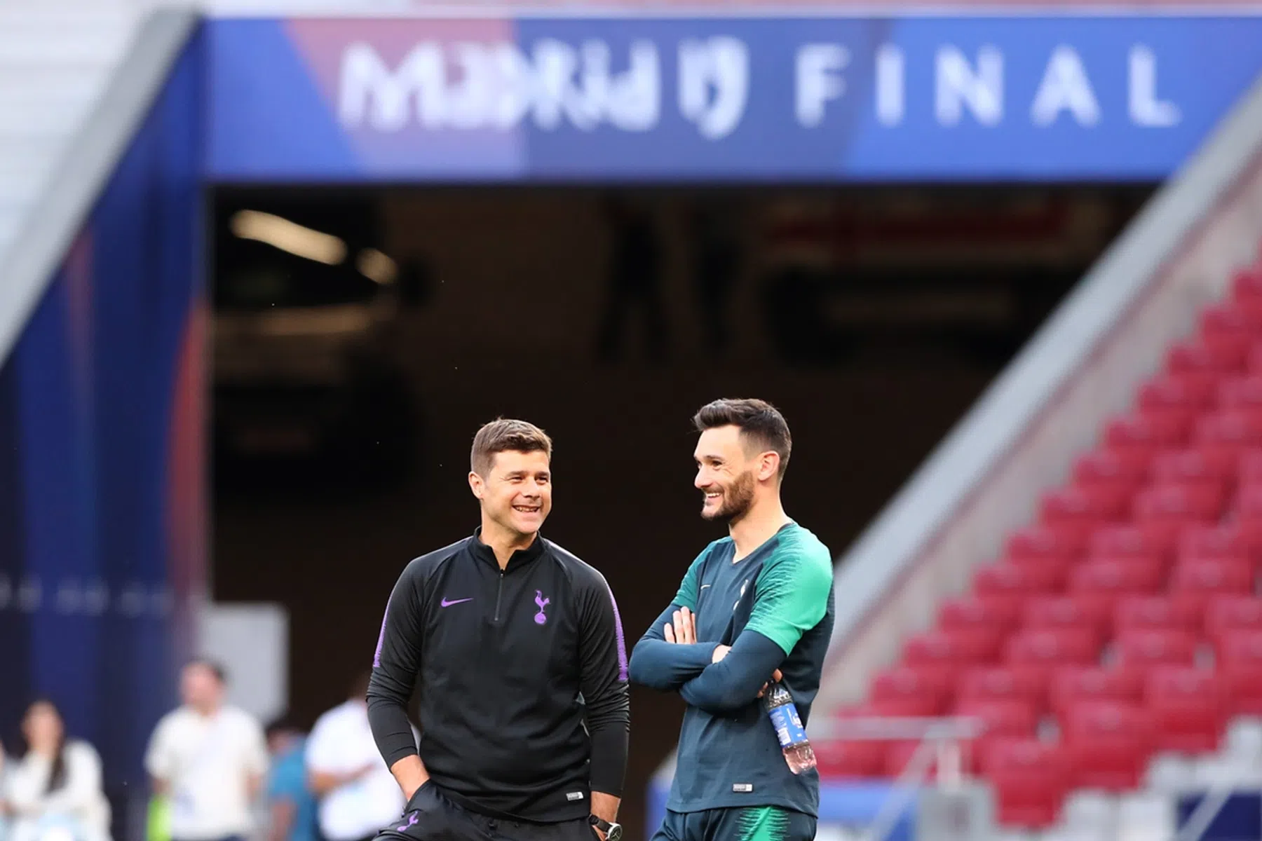 Lloris haalt in autobiografie uit naar Spurs-voorzitter Levy