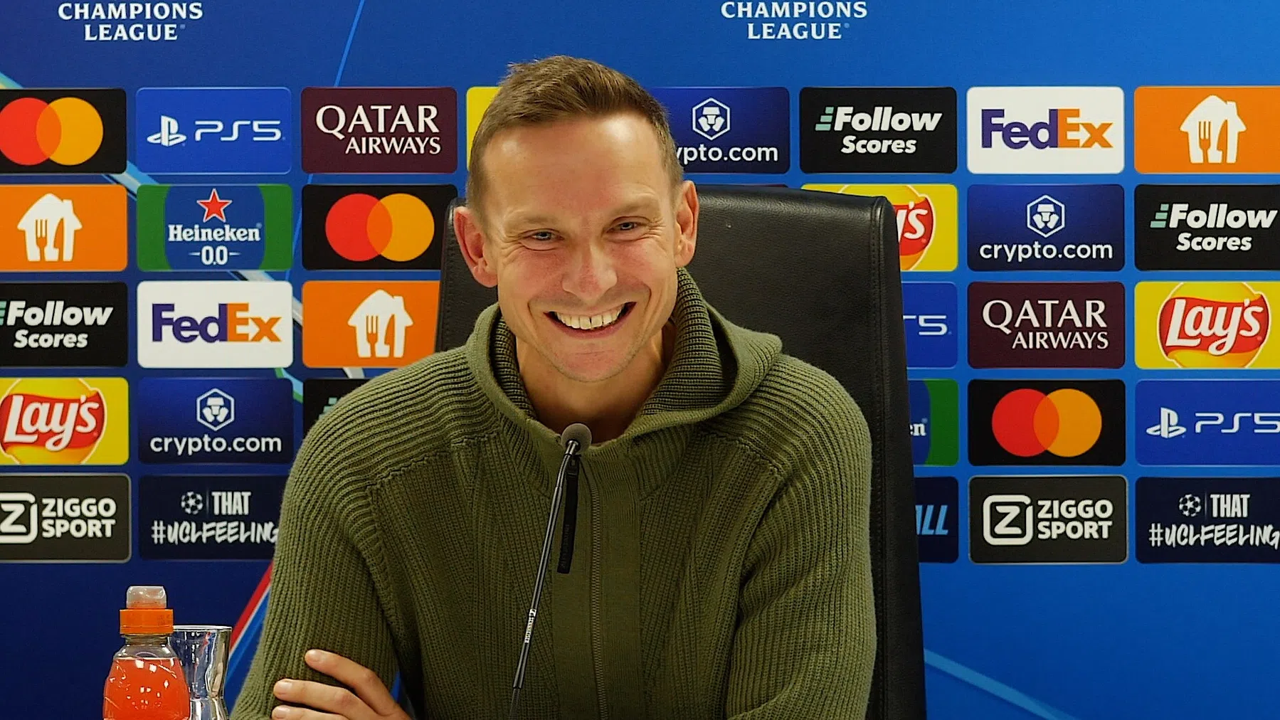 Lijnders appte met Slot en moet lachen over Europese avonden in De Kuip