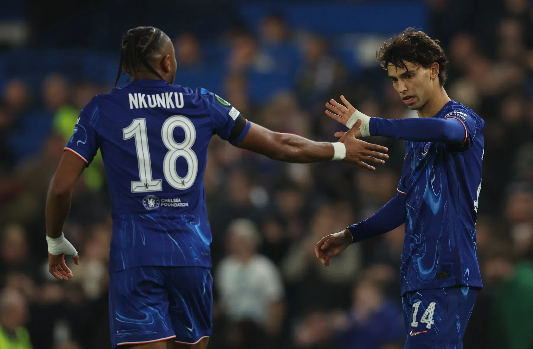 Engelse media eensgezind na recordzege Chelsea: 'Horen hier niet'