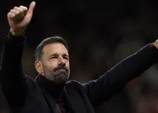 Thumbnail for article: Van Nistelrooij geliefd op Old Trafford: 'Spelers zijn heel erg blij met hem'