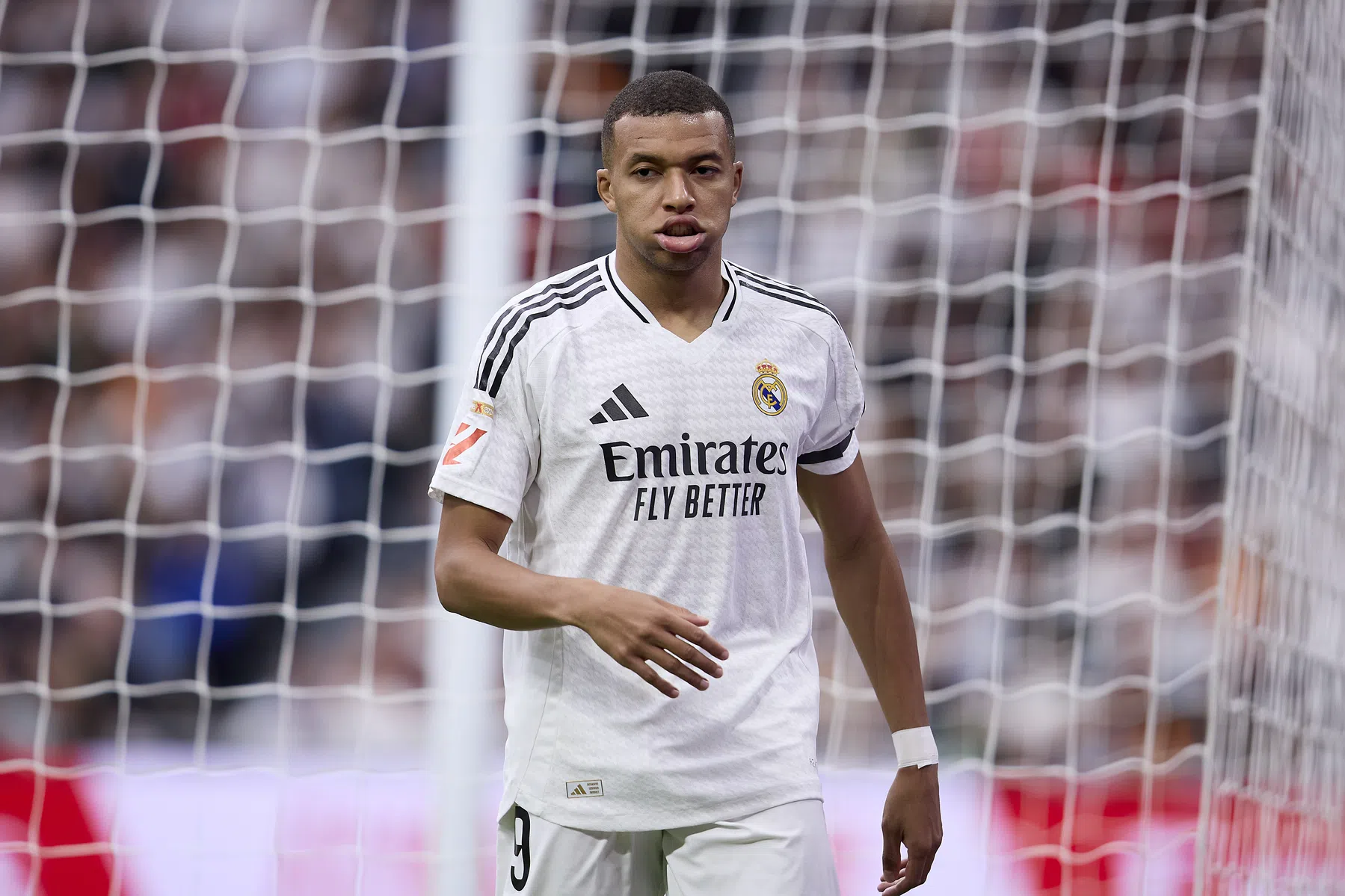 Spaanse media zien Mbappé worstelen in 'verstikkende rol' buiten 'Viníciusland'
