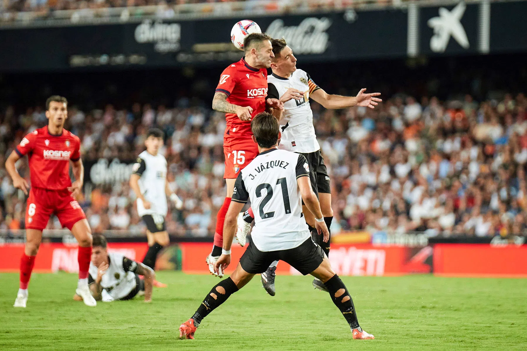 Toekomst van Valencia in gevaar: 'Lim Go Home'