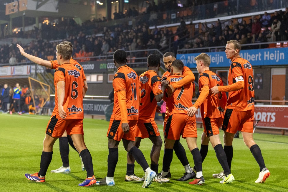Lepe Veerman 'steelt' goal van Ould-Chikh: 'Als Henk zegt dat-ie hem raakt…'