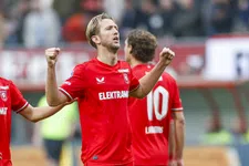 Thumbnail for article: Twente en Ajax houden elkaar in evenwicht na knotsgekke drie minuten