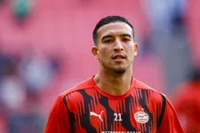 Thumbnail for article: Reiziger 'baalt ontzettend' van opmerkelijke situatie Driouech bij Jong Oranje