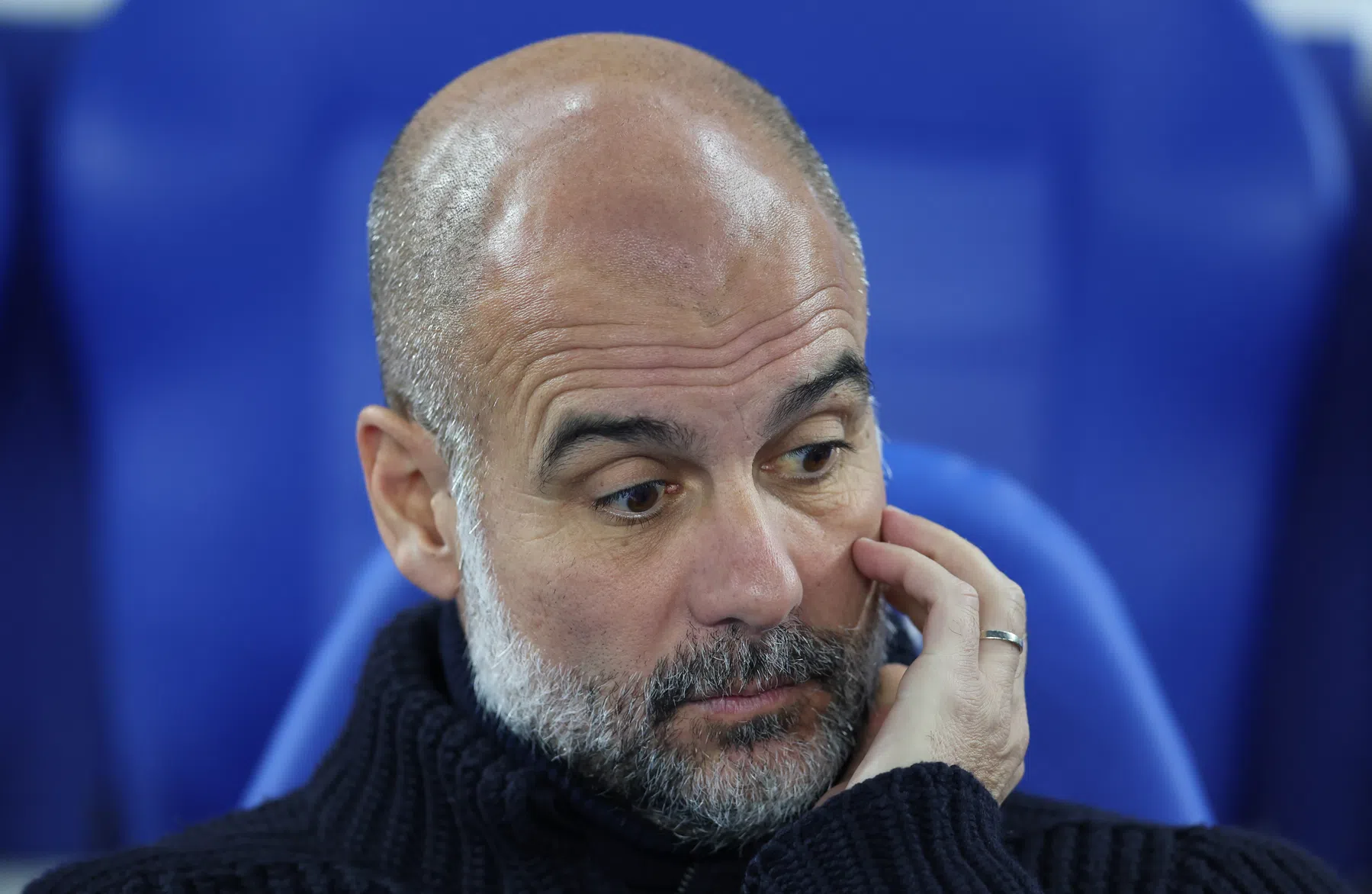 Aké en Akanji ondanks blessures op de bank: 'Het is anders dit keer'