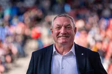 Thumbnail for article: Verrassing op supportersavond: Ron Jans verlengt bij FC Utrecht