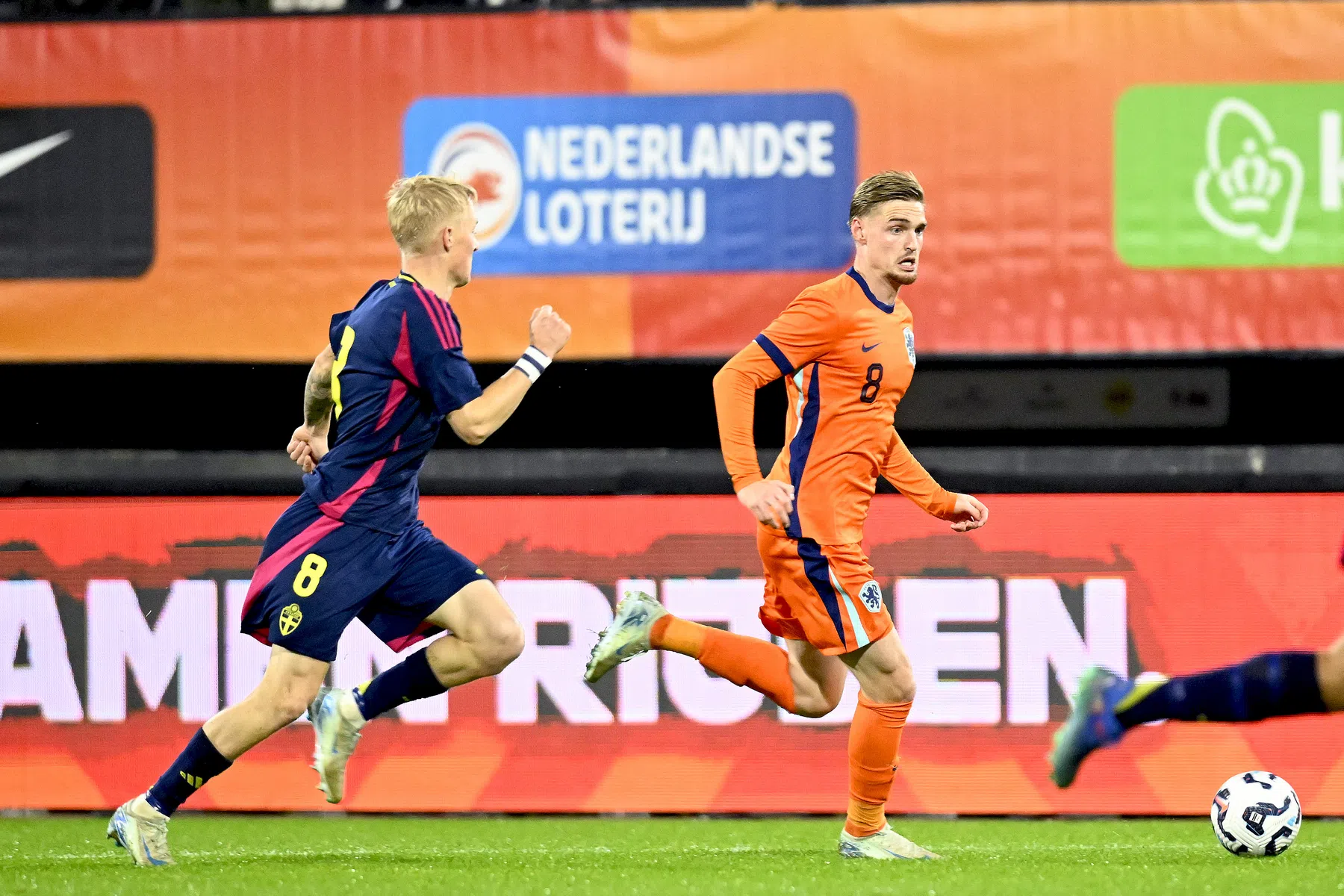 Het regent afzeggingen bij Jong Oranje: Reiziger roept twee debutanten op
