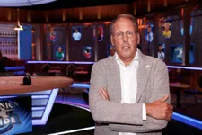 Thumbnail for article: 'Er kijken nu simpelweg minder mensen naar Europees voetbal'